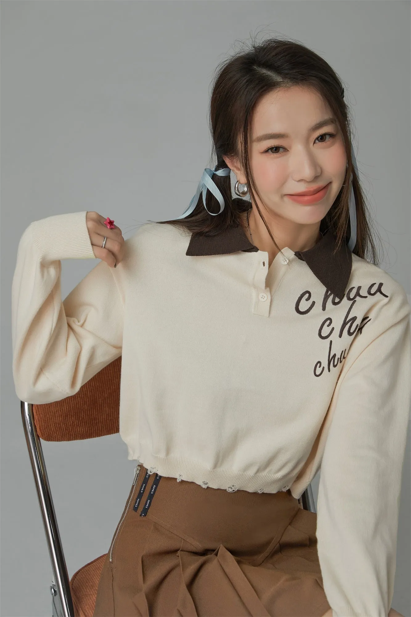 Chuu Lettering Color Cropped Knit Sweater