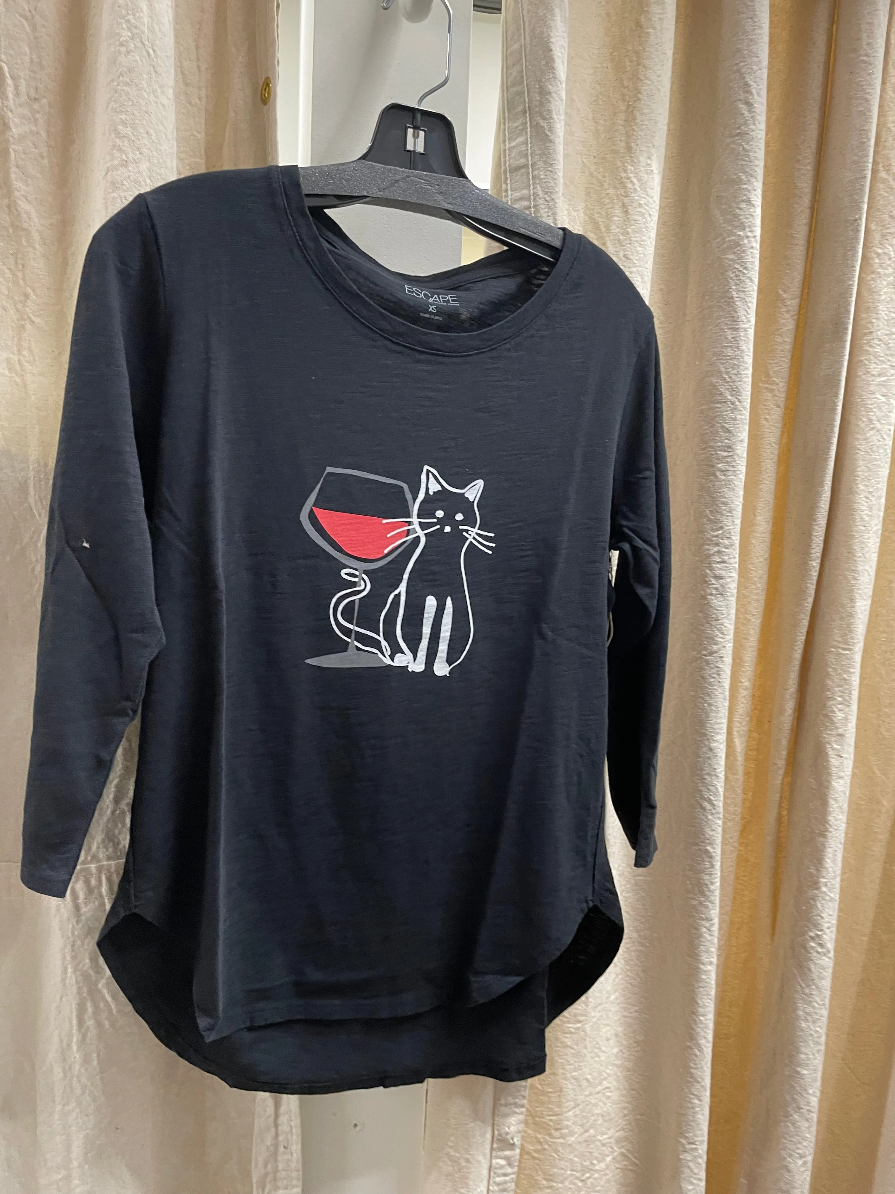 Destination Hi-Low Slub Tee in Tipsy Cat by Escape