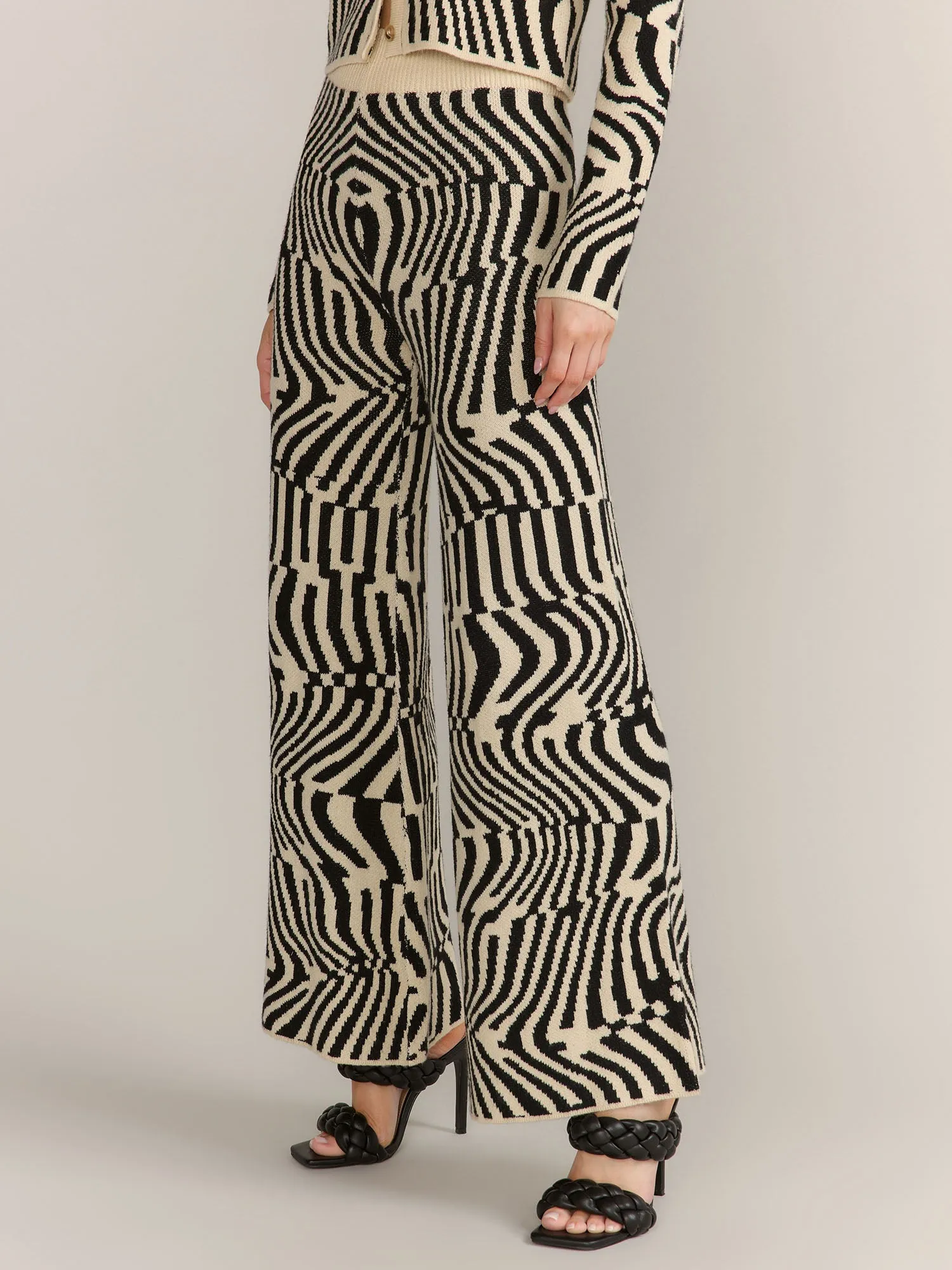 Gilli Abstract Zebra Print Knit Pant - Brands We Love