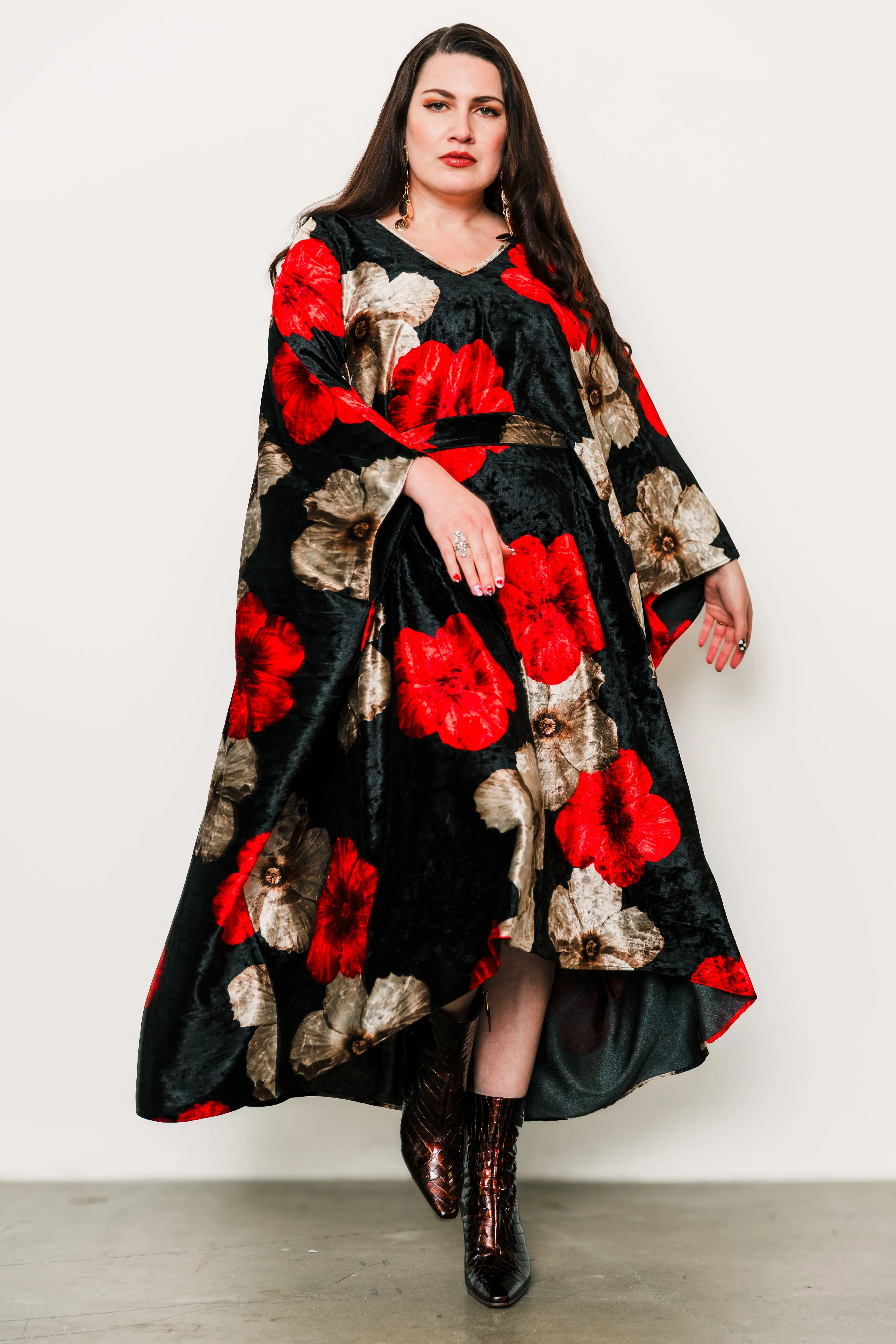 Kaftan in "Red   Creamy Flower Velvet" (Midi)