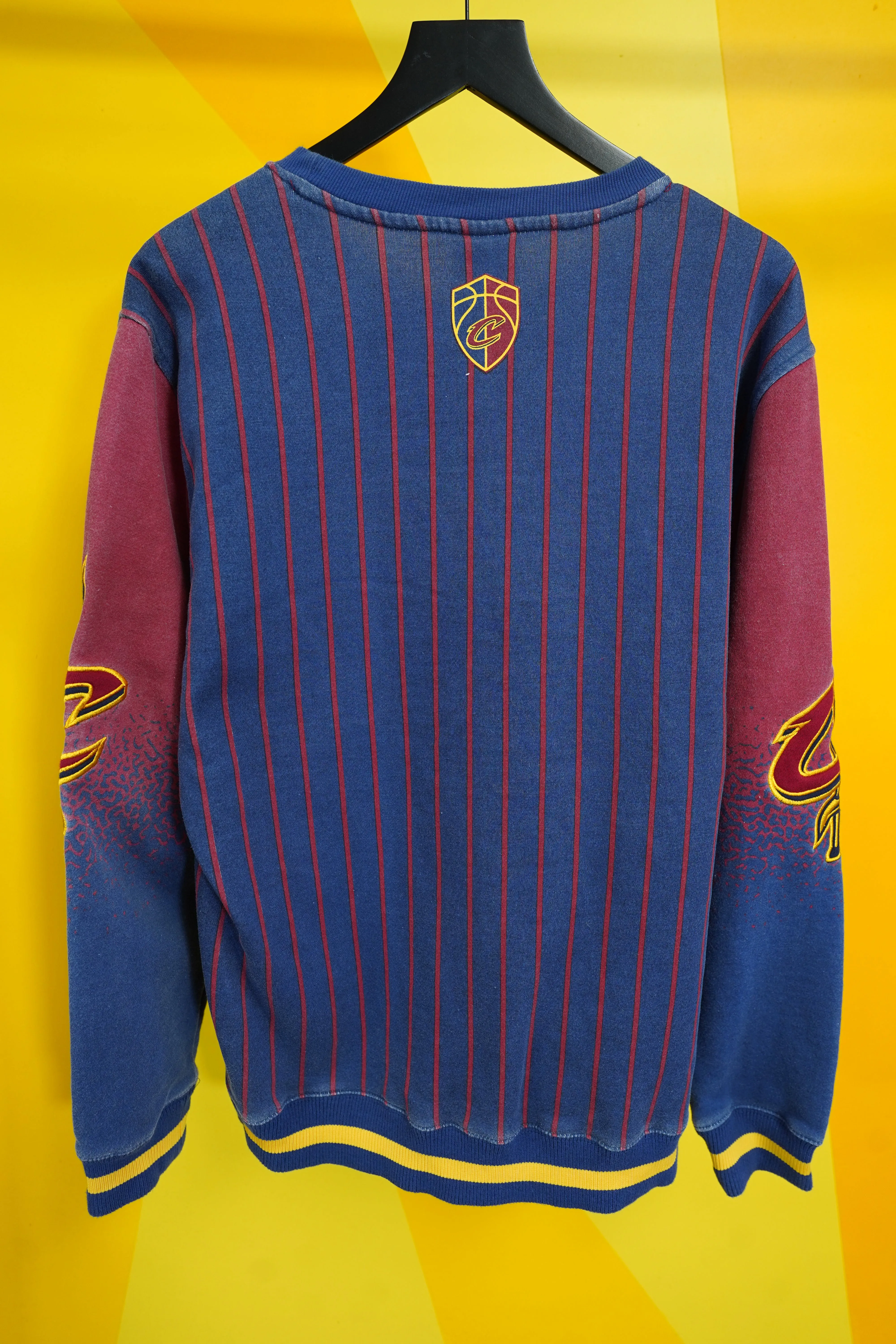 (L) Cleveland Cavaliers Unk Crewneck