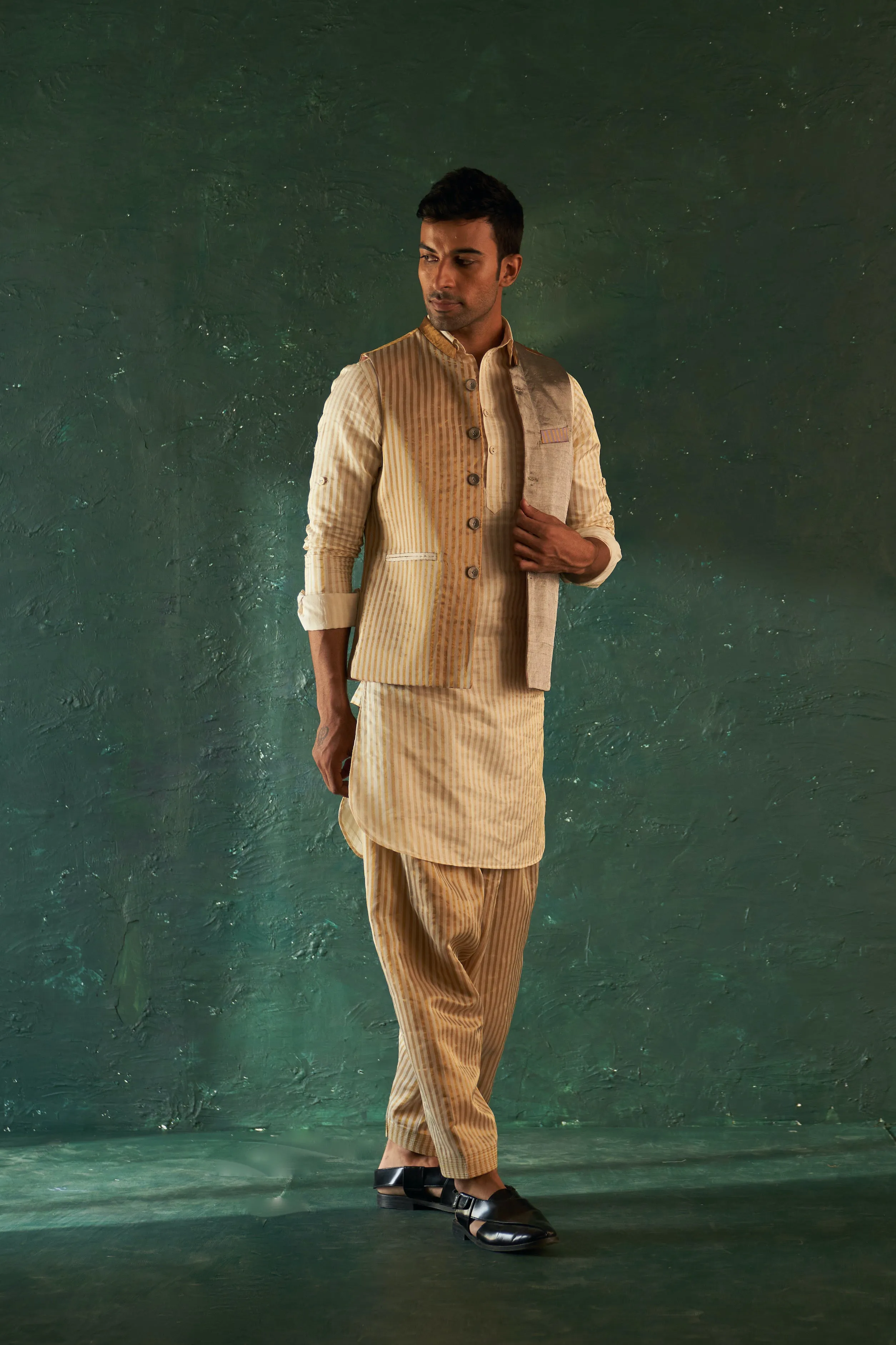 Men's White Stripe Pathani Kurta Set with Jacket- Set of 3