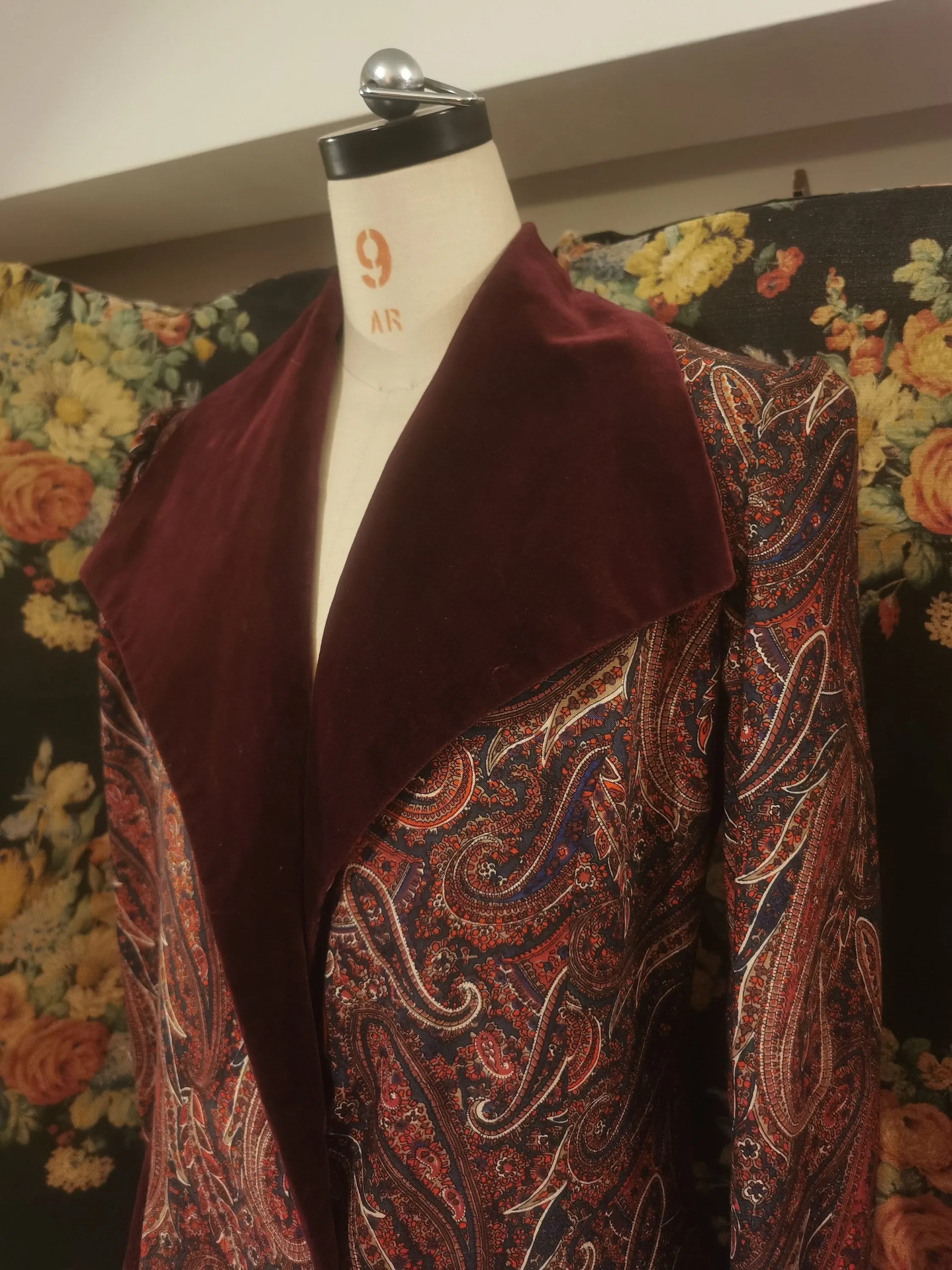 Sujon 1970s paisley coat with velvet collar